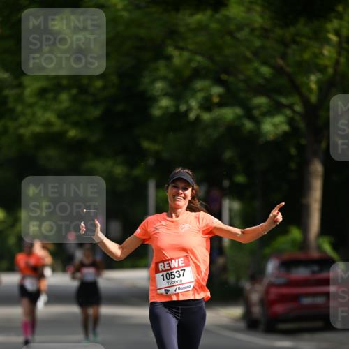 15.06.2025 - REWE Women's Run Dr. Thomas Lammeyer http://msf.ph/oto/7950492 15.06.2025 09:36:03 Laufen 10537 meine-sportfotos.de