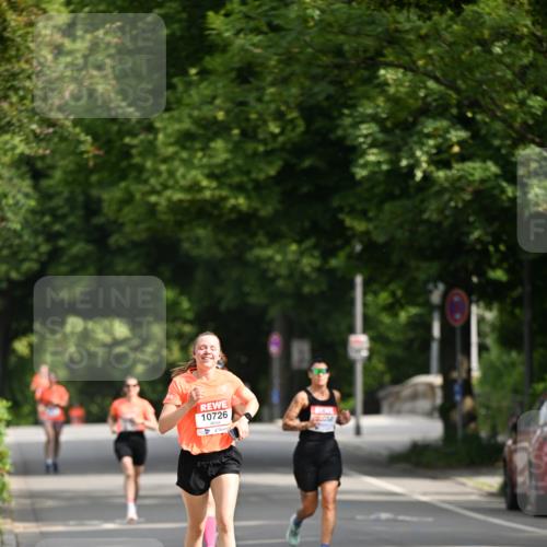 15.06.2025 - REWE Women's Run Dr. Thomas Lammeyer http://msf.ph/oto/7950518 15.06.2025 09:36:06 Laufen 10726, 2 meine-sportfotos.de