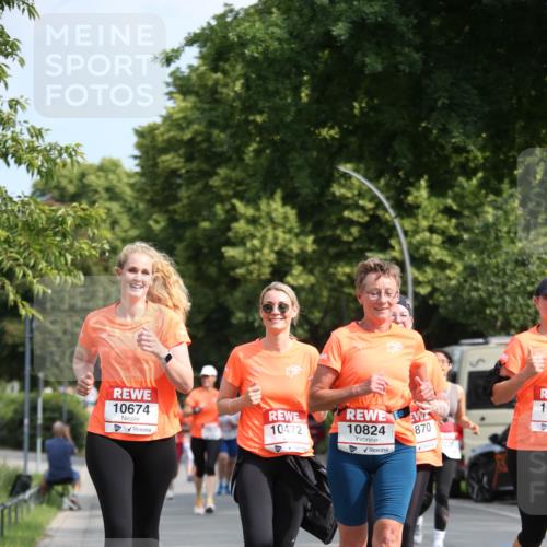 15.06.2025 - REWE Women's Run Jannik Wohlers http://msf.ph/oto/7950559 15.06.2025 09:49:34 Laufen 10674, 10472, 10824, 870, 10, 4 meine-sportfotos.de
