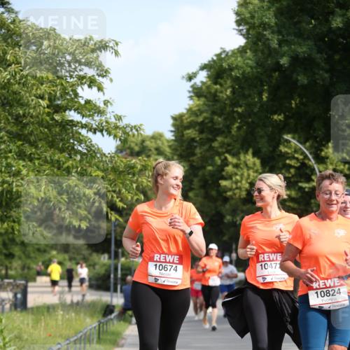 15.06.2025 - REWE Women's Run Jannik Wohlers http://msf.ph/oto/7950577 15.06.2025 09:49:35 Laufen 10674, 1047, 10824 meine-sportfotos.de