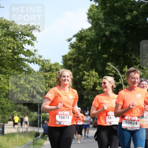 15.06.2025 - REWE Women's Run Jannik Wohlers http://msf.ph/oto/7950589 15.06.2025 09:49:35 Laufen 10674, 10472, 10824, 087 meine-sportfotos.de
