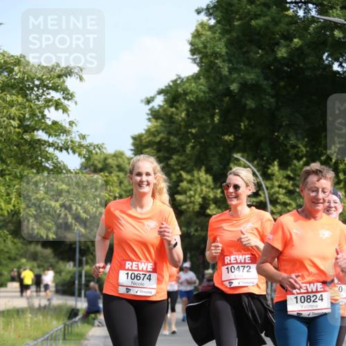 15.06.2025 - REWE Women's Run Jannik Wohlers http://msf.ph/oto/7950600 15.06.2025 09:49:36 Laufen 10674, 10472, 10824, 0 meine-sportfotos.de