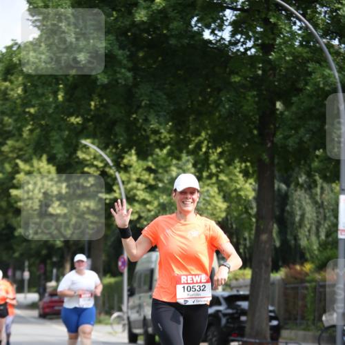 15.06.2025 - REWE Women's Run Jannik Wohlers http://msf.ph/oto/7950653 15.06.2025 09:49:42 Laufen 10532 meine-sportfotos.de
