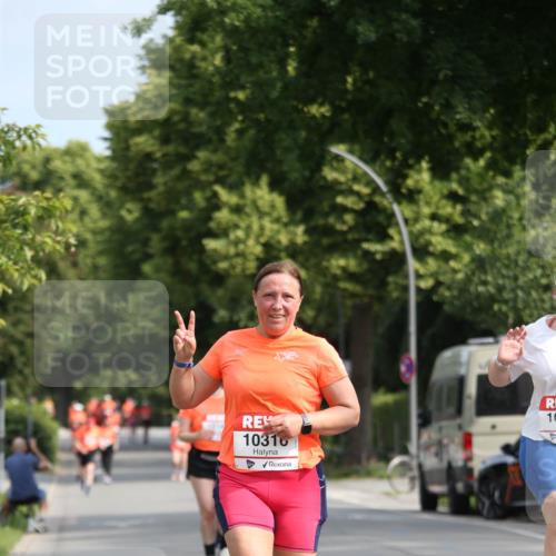 15.06.2025 - REWE Women's Run Jannik Wohlers http://msf.ph/oto/7950707 15.06.2025 09:49:46 Laufen 10316 meine-sportfotos.de
