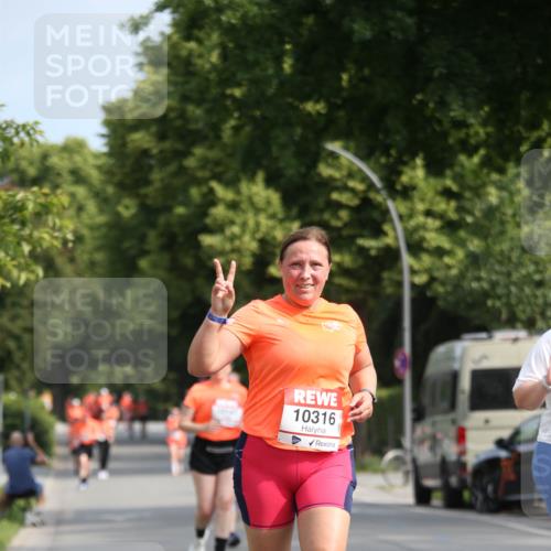 15.06.2025 - REWE Women's Run Jannik Wohlers http://msf.ph/oto/7950715 15.06.2025 09:49:46 Laufen 10316 meine-sportfotos.de