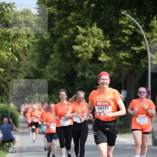 15.06.2025 - REWE Women's Run Jannik Wohlers http://msf.ph/oto/7950848 15.06.2025 09:50:07 Laufen 10171, 1034, 10090, 10117 meine-sportfotos.de