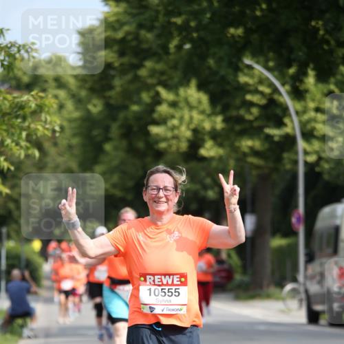 15.06.2025 - REWE Women's Run Jannik Wohlers http://msf.ph/oto/7950989 15.06.2025 09:50:14 Laufen 10555 meine-sportfotos.de