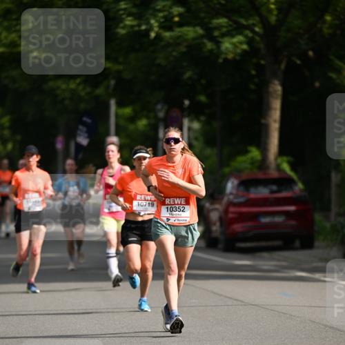 15.06.2025 - REWE Women's Run Dr. Thomas Lammeyer http://msf.ph/oto/7951052 15.06.2025 09:36:47 Laufen 10719, 10352 meine-sportfotos.de