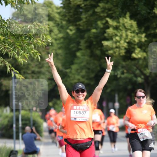15.06.2025 - REWE Women's Run Jannik Wohlers http://msf.ph/oto/7951146 15.06.2025 09:50:24 Laufen 10587, 10493 meine-sportfotos.de