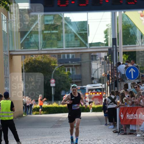 13.06.2025 - Holstenköstenlauf Felixshl http://msf.ph/oto/7951201 13.06.2025 19:37:48 Laufen 2049, 2069 meine-sportfotos.de