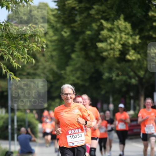 15.06.2025 - REWE Women's Run Jannik Wohlers http://msf.ph/oto/7951206 15.06.2025 09:50:28 Laufen 10253 meine-sportfotos.de