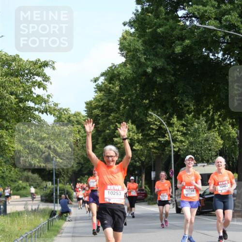15.06.2025 - REWE Women's Run Jannik Wohlers http://msf.ph/oto/7951237 15.06.2025 09:50:30 Laufen 10253, 10759 meine-sportfotos.de