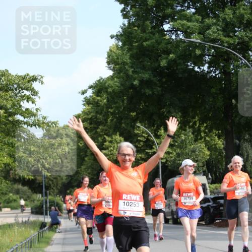 15.06.2025 - REWE Women's Run Jannik Wohlers http://msf.ph/oto/7951259 15.06.2025 09:50:30 Laufen 10759, 10253 meine-sportfotos.de