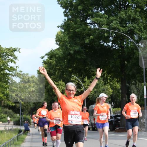 15.06.2025 - REWE Women's Run Jannik Wohlers http://msf.ph/oto/7951264 15.06.2025 09:50:31 Laufen 10253, 10759 meine-sportfotos.de