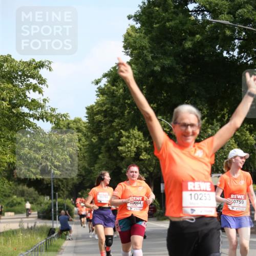15.06.2025 - REWE Women's Run Jannik Wohlers http://msf.ph/oto/7951271 15.06.2025 09:50:31 Laufen 10253, 0759, 10791, 0064 meine-sportfotos.de