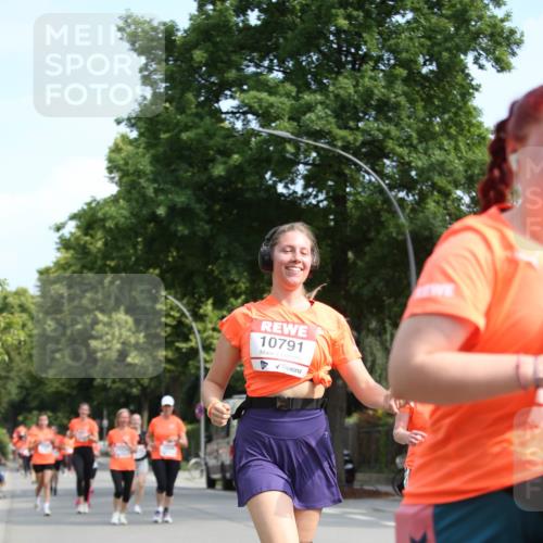 15.06.2025 - REWE Women's Run Jannik Wohlers http://msf.ph/oto/7951330 15.06.2025 09:50:35 Laufen 10791 meine-sportfotos.de