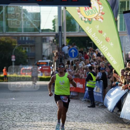 13.06.2025 - Holstenköstenlauf Felixshl http://msf.ph/oto/7951351 13.06.2025 19:37:55 Laufen 2049, 2069 meine-sportfotos.de