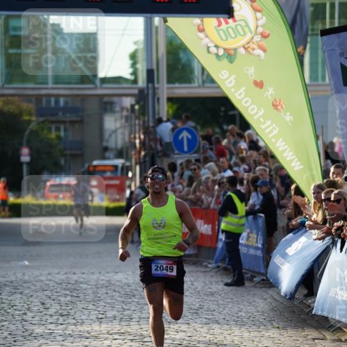 13.06.2025 - Holstenköstenlauf Felixshl http://msf.ph/oto/7951360 13.06.2025 19:37:55 Laufen 2049, 2069 meine-sportfotos.de