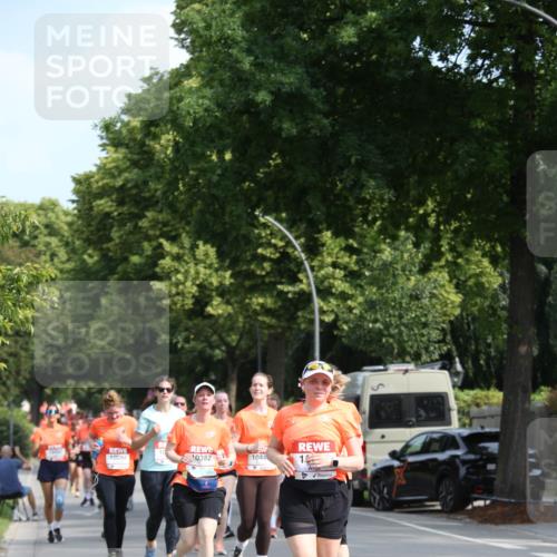 15.06.2025 - REWE Women's Run Jannik Wohlers http://msf.ph/oto/7951426 15.06.2025 09:50:52 Laufen 4, 10288, 10382, 1044, 1 meine-sportfotos.de