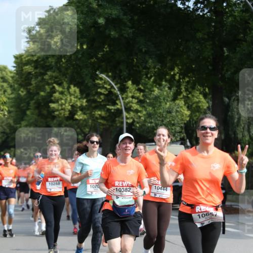 15.06.2025 - REWE Women's Run Jannik Wohlers http://msf.ph/oto/7951479 15.06.2025 09:50:55 Laufen 104, 10288, 1070, 10382, 10444, 10657 meine-sportfotos.de