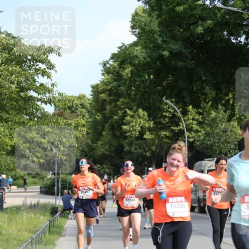 15.06.2025 - REWE Women's Run Jannik Wohlers http://msf.ph/oto/7951508 15.06.2025 09:50:57 Laufen 10457, 1022, 10349, 10288 meine-sportfotos.de