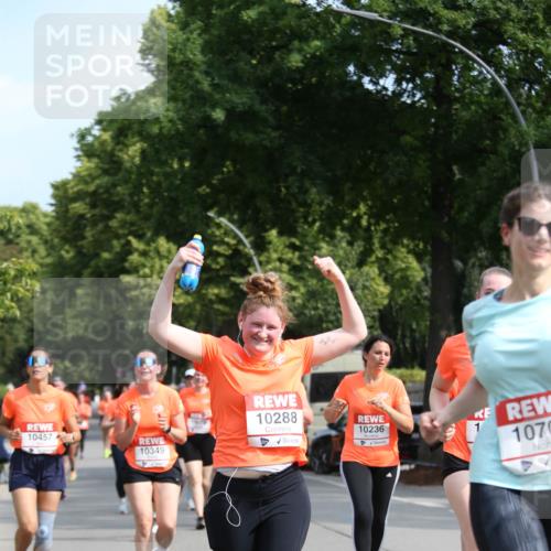 15.06.2025 - REWE Women's Run Jannik Wohlers http://msf.ph/oto/7951514 15.06.2025 09:50:58 Laufen 10457, 10288, 10349, 10236, 1, 1070 meine-sportfotos.de
