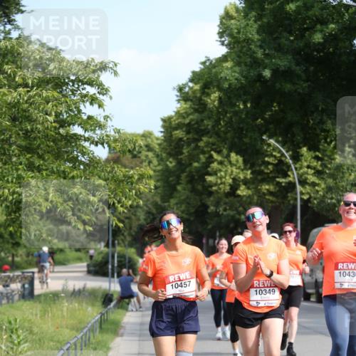 15.06.2025 - REWE Women's Run Jannik Wohlers http://msf.ph/oto/7951532 15.06.2025 09:50:59 Laufen 10457, 10349, 0077, 10430 meine-sportfotos.de