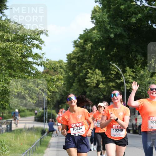 15.06.2025 - REWE Women's Run Jannik Wohlers http://msf.ph/oto/7951540 15.06.2025 09:51:00 Laufen 10457, 10349 meine-sportfotos.de