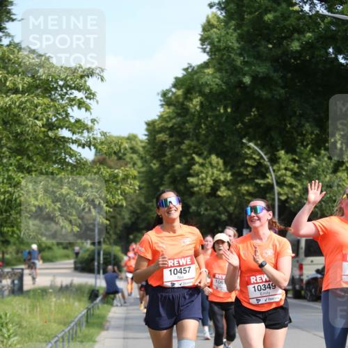15.06.2025 - REWE Women's Run Jannik Wohlers http://msf.ph/oto/7951544 15.06.2025 09:51:00 Laufen 12, 10457, 106, 10349 meine-sportfotos.de