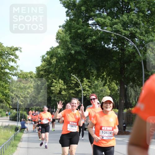 15.06.2025 - REWE Women's Run Jannik Wohlers http://msf.ph/oto/7951566 15.06.2025 09:51:03 Laufen 10078, 10634 meine-sportfotos.de