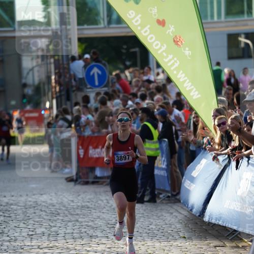 13.06.2025 - Holstenköstenlauf Felixshl http://msf.ph/oto/7951900 13.06.2025 19:39:08 Laufen 3191, 3897 meine-sportfotos.de