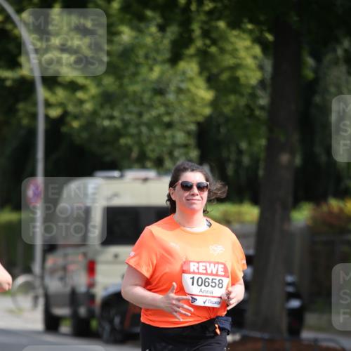15.06.2025 - REWE Women's Run Jannik Wohlers http://msf.ph/oto/7951905 15.06.2025 09:51:43 Laufen 10658 meine-sportfotos.de