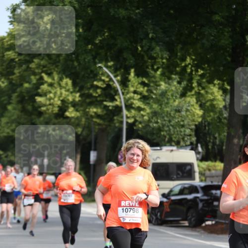 15.06.2025 - REWE Women's Run Jannik Wohlers http://msf.ph/oto/7951918 15.06.2025 09:51:44 Laufen 10091, 10798 meine-sportfotos.de