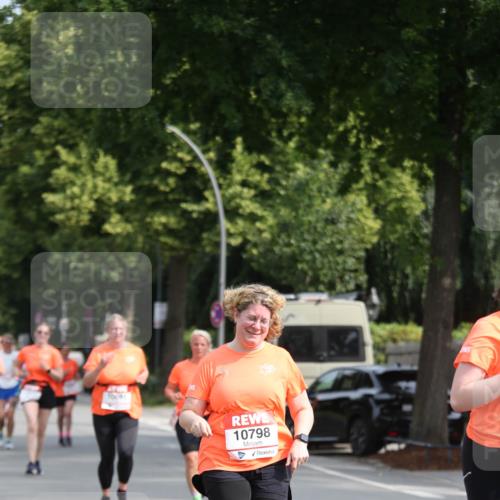 15.06.2025 - REWE Women's Run Jannik Wohlers http://msf.ph/oto/7951923 15.06.2025 09:51:45 Laufen 10798 meine-sportfotos.de