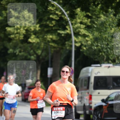 15.06.2025 - REWE Women's Run Jannik Wohlers http://msf.ph/oto/7951970 15.06.2025 09:51:50 Laufen 10682 meine-sportfotos.de