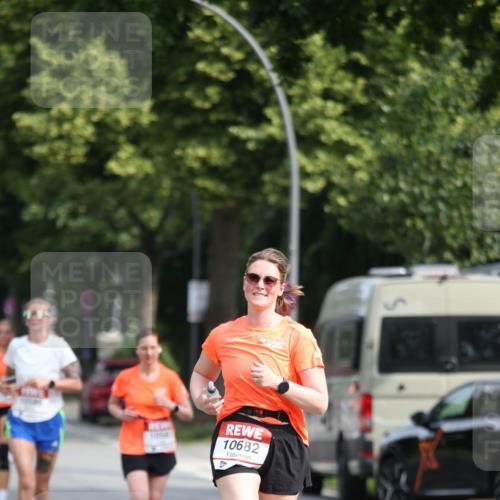 15.06.2025 - REWE Women's Run Jannik Wohlers http://msf.ph/oto/7951973 15.06.2025 09:51:50 Laufen 10682 meine-sportfotos.de