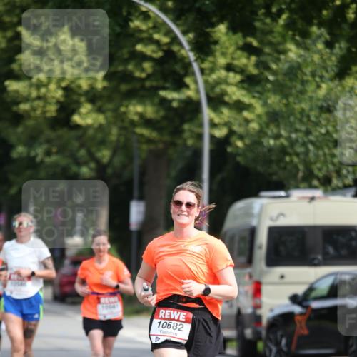 15.06.2025 - REWE Women's Run Jannik Wohlers http://msf.ph/oto/7951974 15.06.2025 09:51:50 Laufen 10682 meine-sportfotos.de
