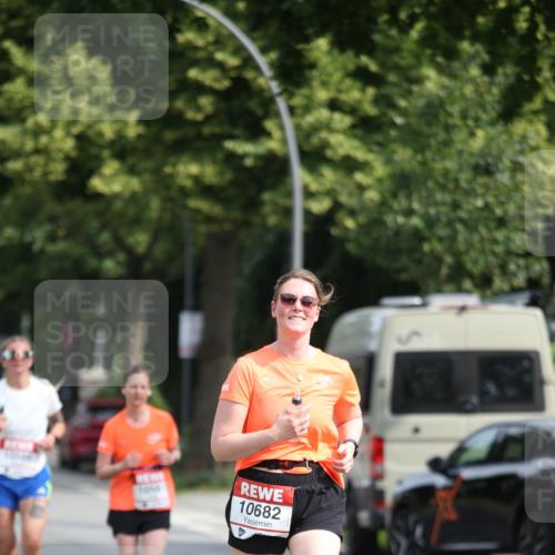 15.06.2025 - REWE Women's Run Jannik Wohlers http://msf.ph/oto/7951980 15.06.2025 09:51:50 Laufen 1056, 10682 meine-sportfotos.de