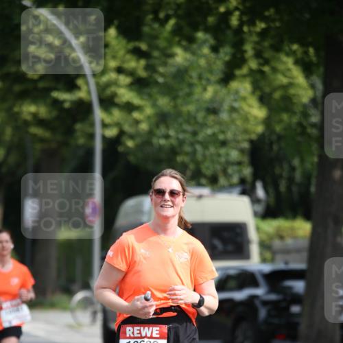 15.06.2025 - REWE Women's Run Jannik Wohlers http://msf.ph/oto/7951994 15.06.2025 09:51:51 Laufen 10682 meine-sportfotos.de