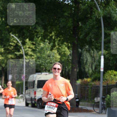 15.06.2025 - REWE Women's Run Jannik Wohlers http://msf.ph/oto/7952013 15.06.2025 09:51:53 Laufen 10682 meine-sportfotos.de