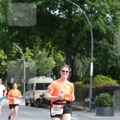 15.06.2025 - REWE Women's Run Jannik Wohlers http://msf.ph/oto/7952018 15.06.2025 09:51:53 Laufen 10682 meine-sportfotos.de