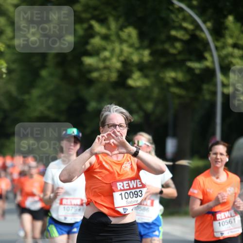 15.06.2025 - REWE Women's Run Jannik Wohlers http://msf.ph/oto/7952028 15.06.2025 09:51:54 Laufen 10799, 10093 meine-sportfotos.de