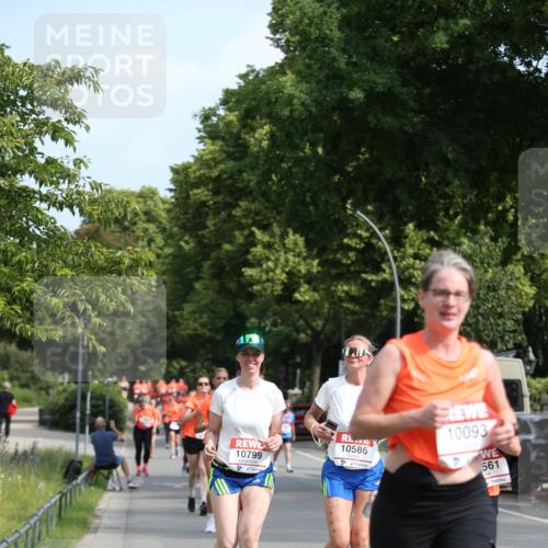15.06.2025 - REWE Women's Run Jannik Wohlers http://msf.ph/oto/7952058 15.06.2025 09:51:56 Laufen 10799, 10586, 10093, 561 meine-sportfotos.de