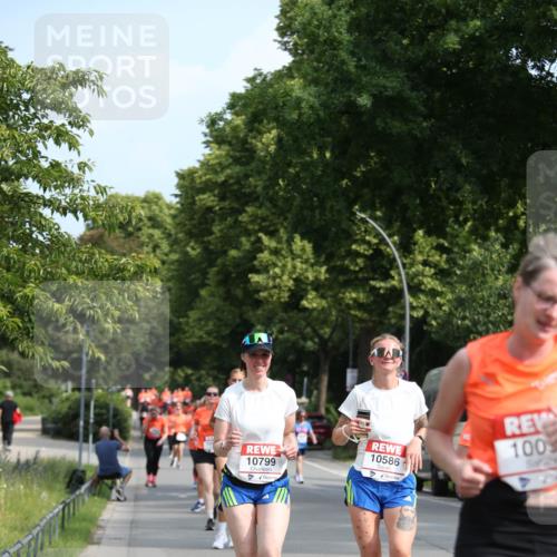 15.06.2025 - REWE Women's Run Jannik Wohlers http://msf.ph/oto/7952065 15.06.2025 09:51:57 Laufen 10799, 10586, 10 meine-sportfotos.de