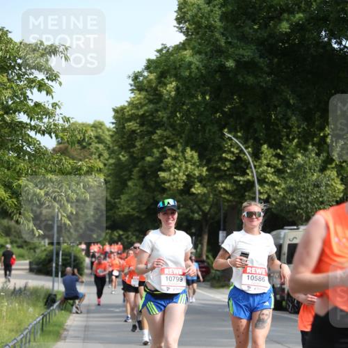 15.06.2025 - REWE Women's Run Jannik Wohlers http://msf.ph/oto/7952069 15.06.2025 09:51:57 Laufen 10586, 10799 meine-sportfotos.de
