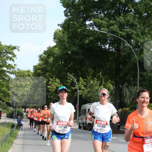 15.06.2025 - REWE Women's Run Jannik Wohlers http://msf.ph/oto/7952101 15.06.2025 09:51:58 Laufen 10586, 10799 meine-sportfotos.de