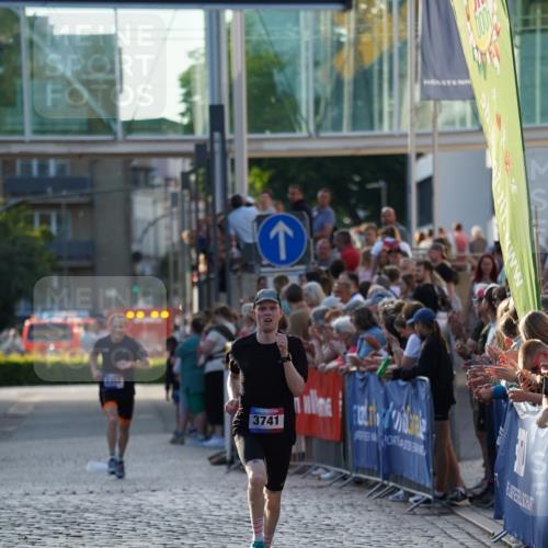 13.06.2025 - Holstenköstenlauf Felixshl http://msf.ph/oto/7952276 13.06.2025 19:39:43 Laufen 2352, 3741 meine-sportfotos.de