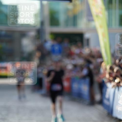 13.06.2025 - Holstenköstenlauf Felixshl http://msf.ph/oto/7952284 13.06.2025 19:39:44 Laufen 2352, 3741 meine-sportfotos.de