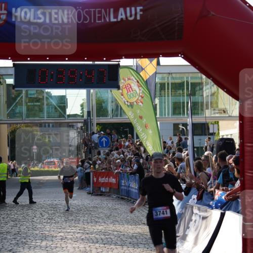 13.06.2025 - Holstenköstenlauf Felixshl http://msf.ph/oto/7952319 13.06.2025 19:39:46 Laufen 2352, 3741 meine-sportfotos.de