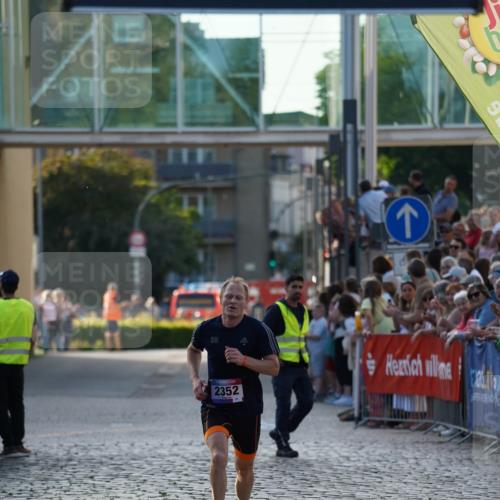 13.06.2025 - Holstenköstenlauf Felixshl http://msf.ph/oto/7952323 13.06.2025 19:39:48 Laufen 2352, 3741 meine-sportfotos.de